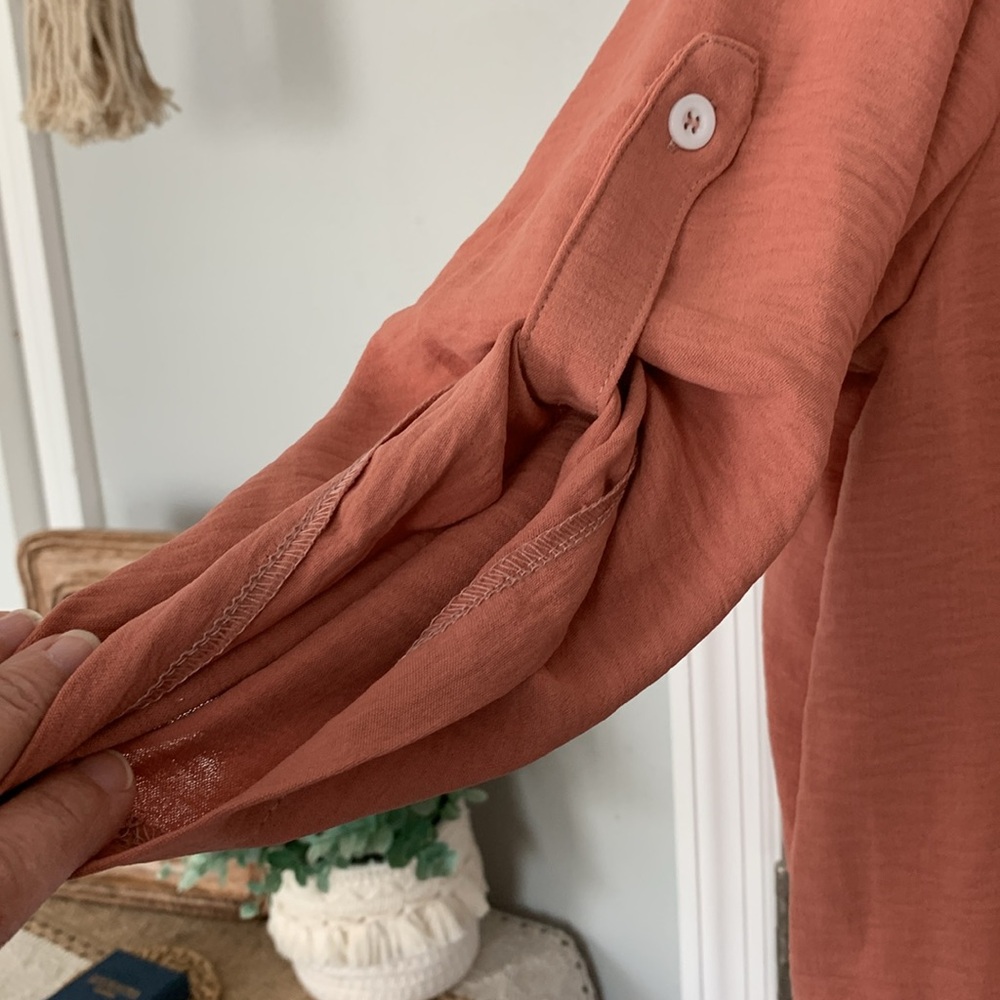 2XL Shein curve blouse, adjustable sleeves, never worn, in new condition no tags - Picture 3 of 3